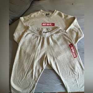 Men’s Nike Sweatsuit